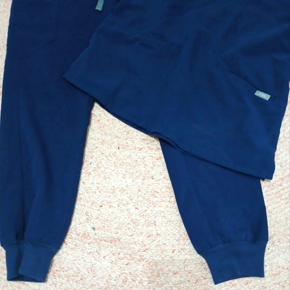 Figs navy blue scrub set - Picture 3 of 8